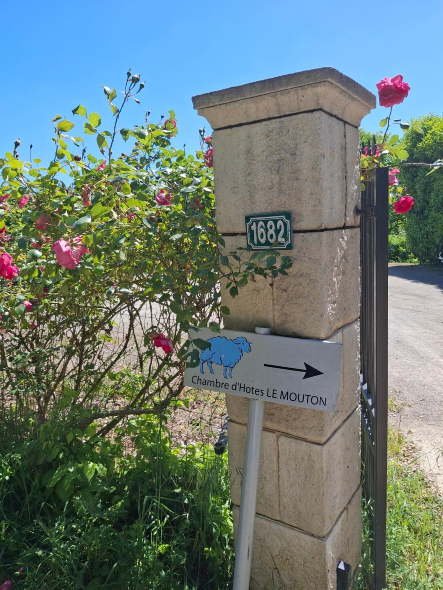 Bed and Breakfast Le Mouton Blaison Экстерьер фото